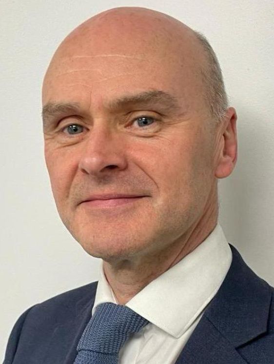 Dr Alan McGlennan